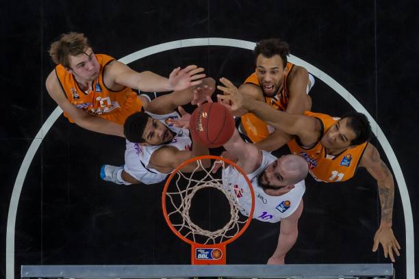 但在锋线位 但在锋线位